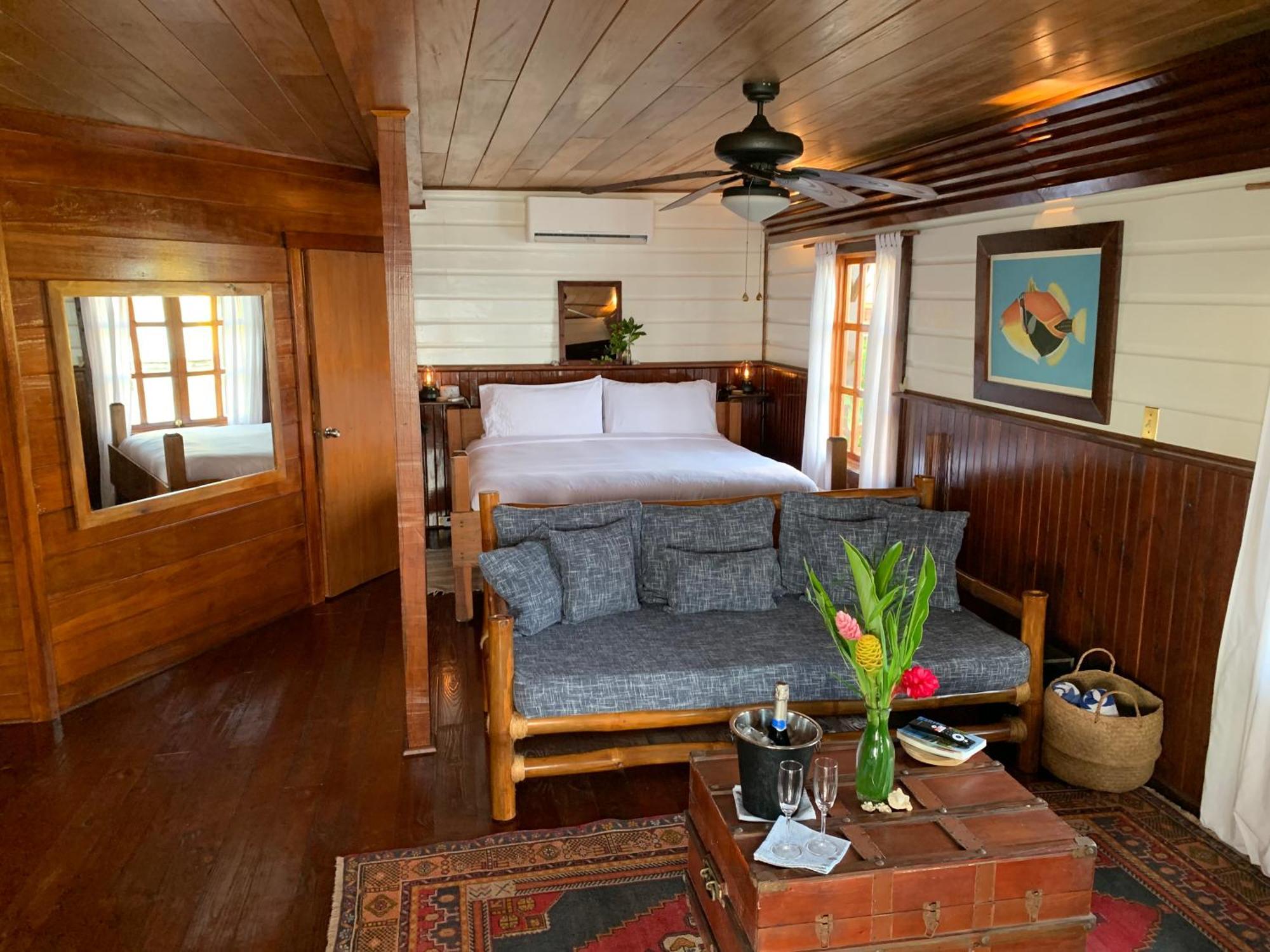 Casa Acuario Boutique Hotel Bocas del Toro Exterior photo